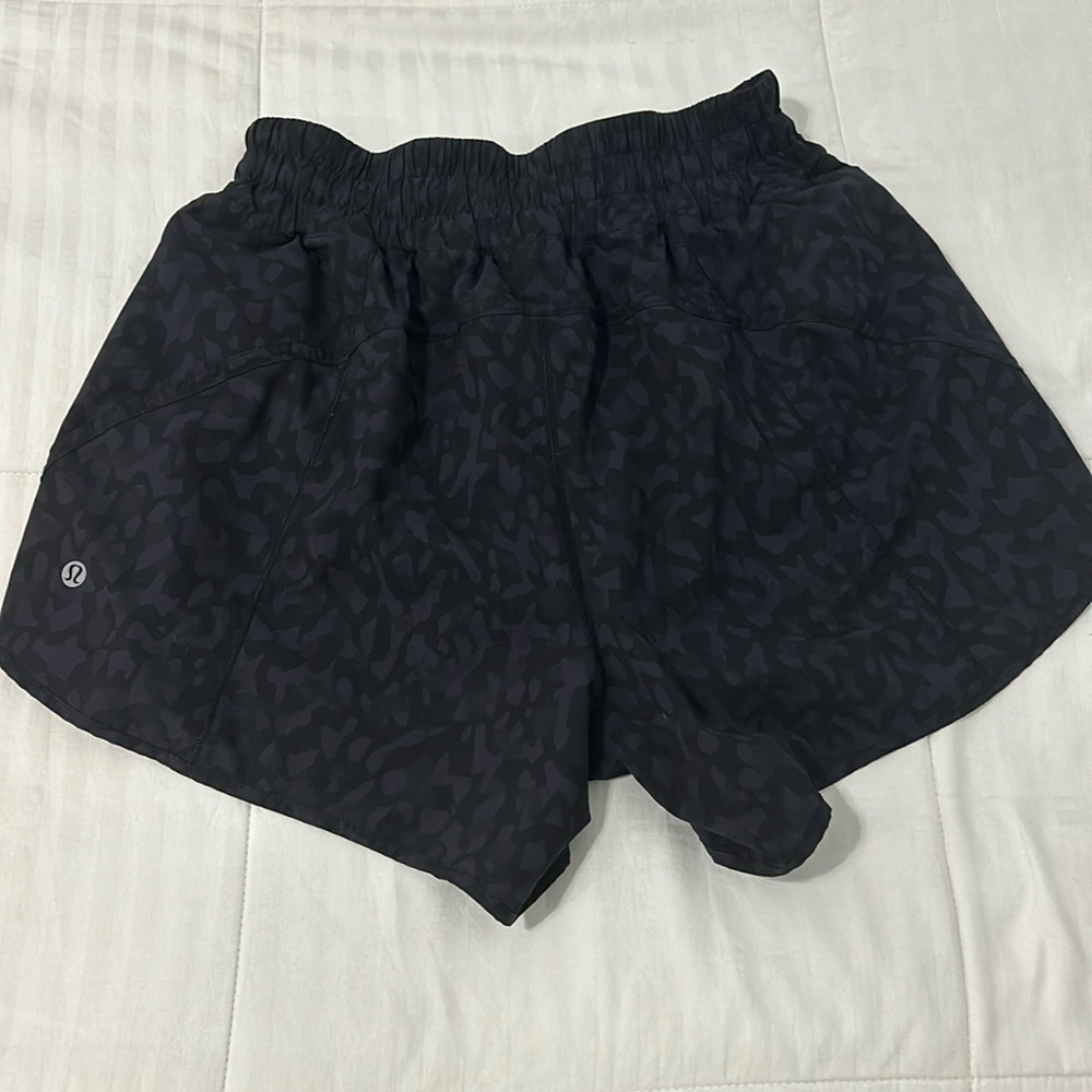 Lululemon black Camo/leopard shorts size 10